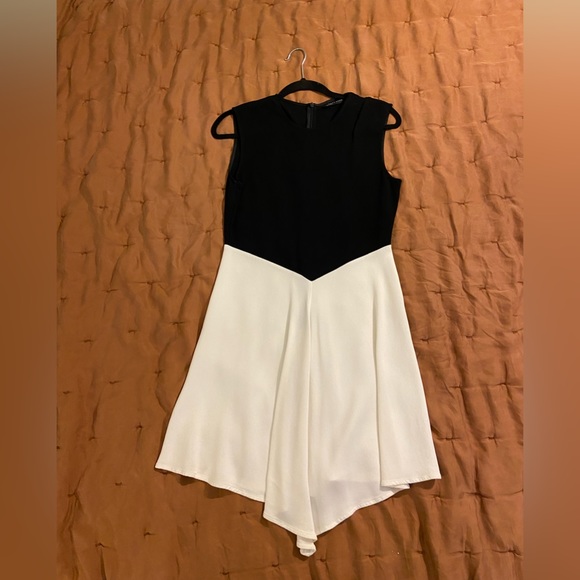 Color-Blocked Zara Dress - Picture 2 of 3